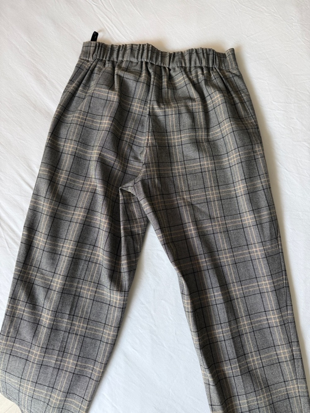 Aritzia Babaton Cropped Pants Gray Checkered - Picture 8 of 8